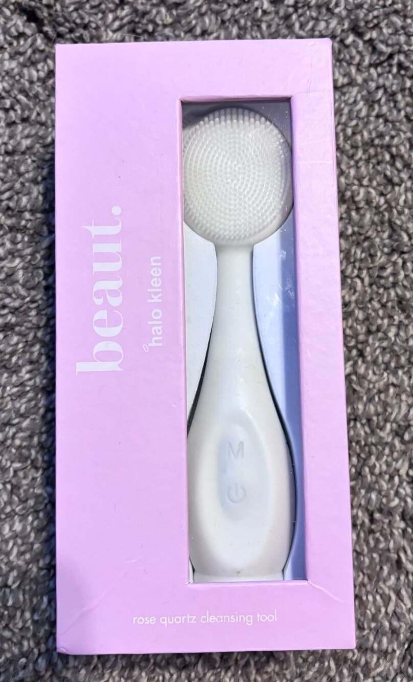 New beaut. Halo Kleen Rose Quartz Cleansing Tool White